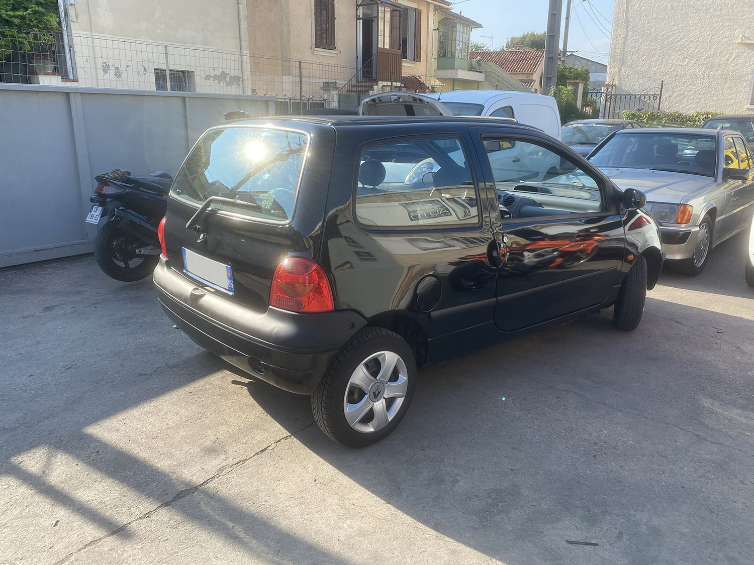 voiture hybride cannes-garage-cannes-carrosserie-antibes-reparation-de-voitures-saint laurent-du-var-mecanicien-fayence-voitures-d-occasion-montauroux-garagiste-nice